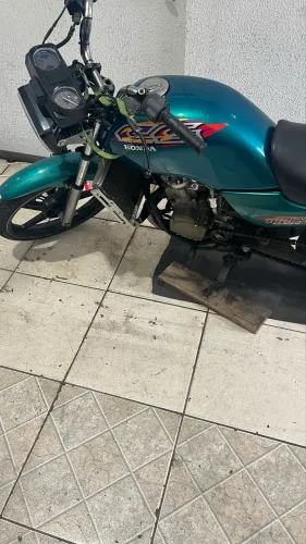 CG 125 com motor 2 tempos documentada 