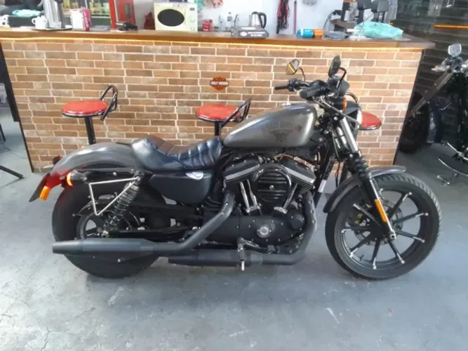 HARLEY-DAVIDSON  SPORTSTER XL 883N IRON  Custom