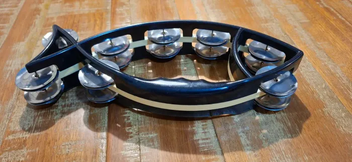 Pandeirola em forma de peixe 