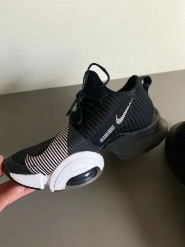 Tênis Nike Feminino Preto e Branco