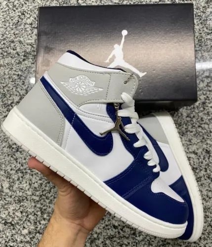 Tênis Jordan Mid - Azul e Branco