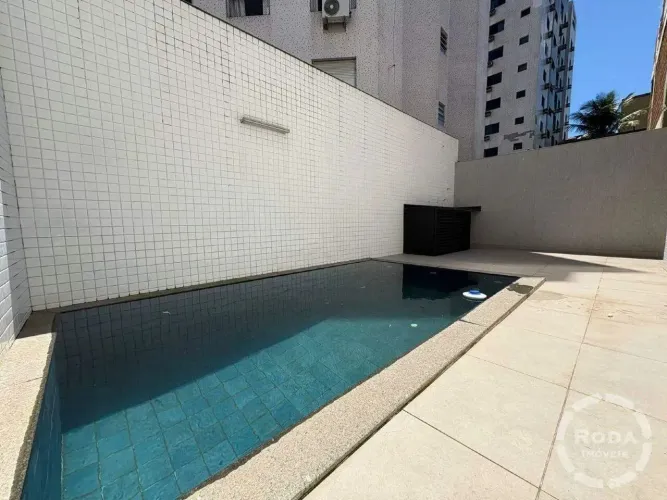 Casa à venda em Embaré, Santos  3 suítes, piscina e 2 vagas
