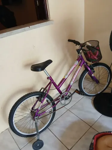 Vendo bicicleta seminova, 400 no  Pix 