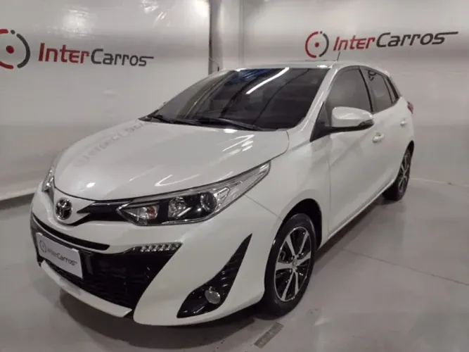 Yaris XLS 1.5 Connect com teto solar!