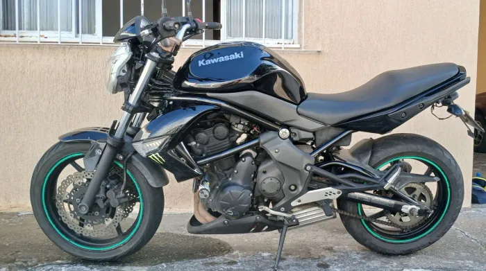 Motos Kawasaki ER-6N 650cc no Brasil