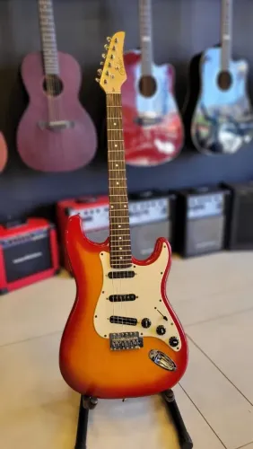 Guitarra Stratocaster Condor Rx20.