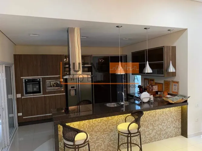 Excelente casa no Condomínio Terras de Siena com 3 dormitórios à venda, 258 m² por R$ 2.70