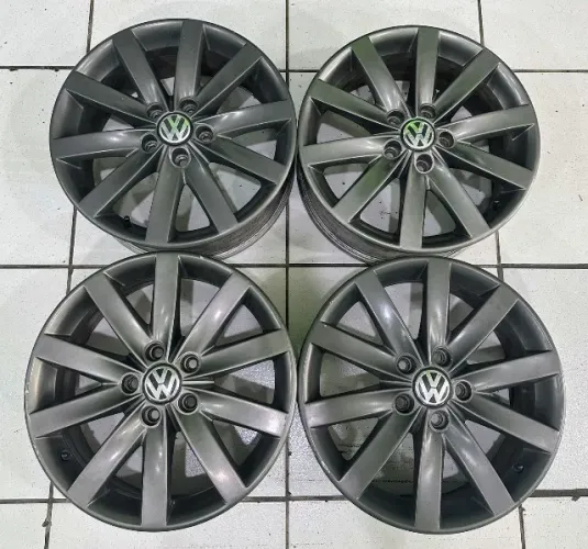 Jg roda original Vw Jetta Aro 17 5x112 semi nova