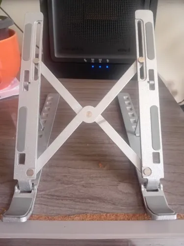 Suporte de Metal para Notebooks.