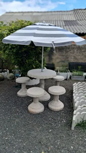 Mesa de cimento tampinha  