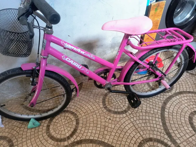 Bicicleta infantil de menina