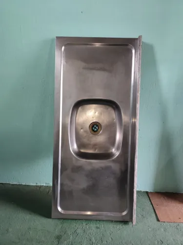 Pia de inox usada, bem conservada, pronta para instalação!