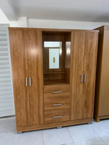 Guarda-Roupa de solteiro com Espelho