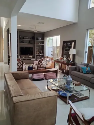 Casa em condomínio - 4 Suítes - Jardim Botânico