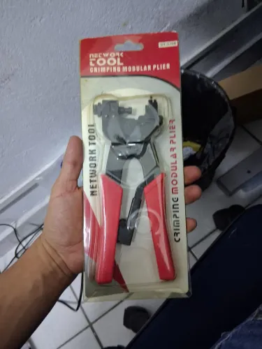 Alicate crimpador para cabo coaxial