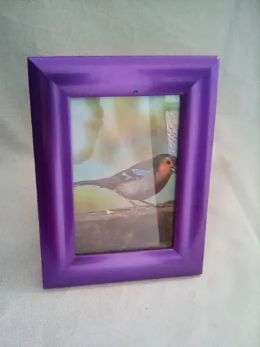Porta retrato na cor roxo metálico