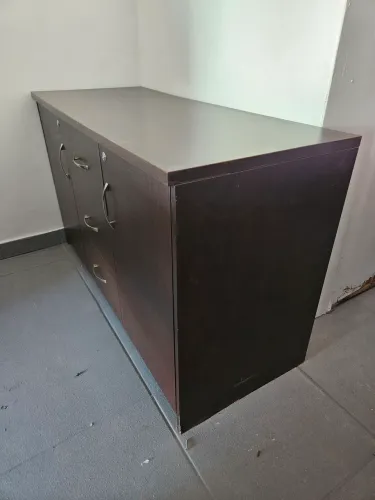 Balcão com 3 gavetas usado