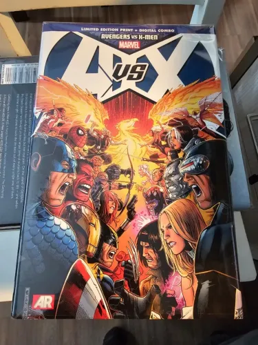 Avengers vs. X-Men OHC (Inglês)