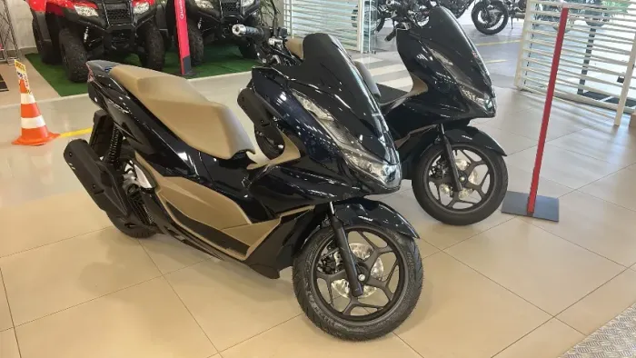 nova  Pcx  2026 preta com caramelo