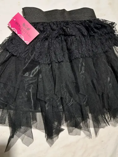 Saia em tule e renda P~M nova