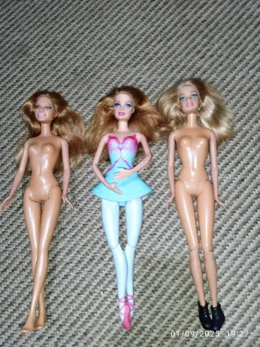 Barbies, conjunto com três exemplares originais 