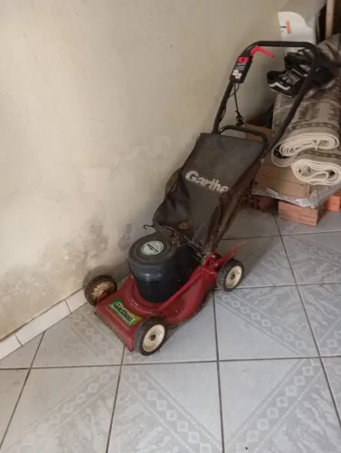 Cortador de grama com coletor 