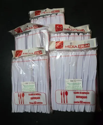 Kit com 18 pacotes de Faca descartável com 50 unidades