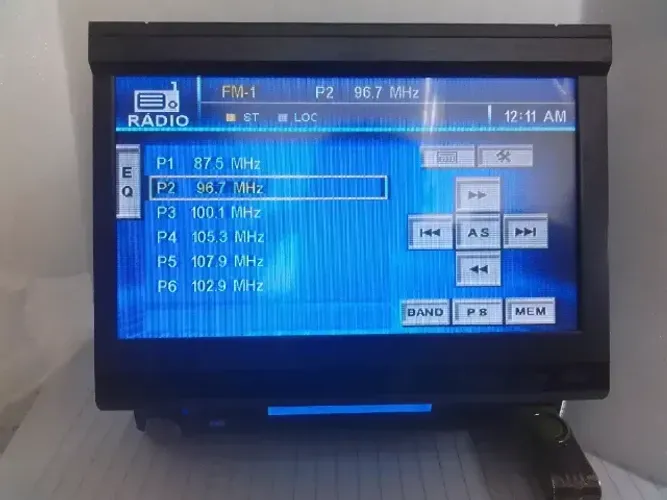 DVD H - Buster HBD - 9650AVN GPS, Tela 7 retratil, Entrada USB e Auxiliar P2 usado por 260