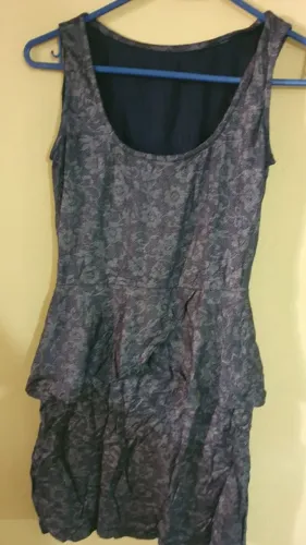 Vestido regata brilho e babados