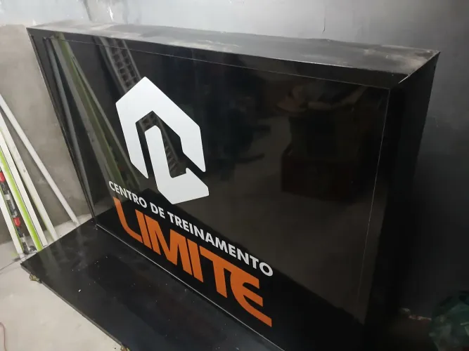 Luminoso Fachada Comercial 1,81 x 1,27