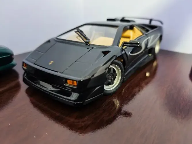Miniatura 1:18 Lamborghini Diablo SV - Colecionável Raro e Detalhado