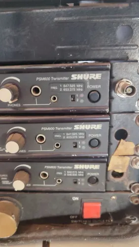 Shure PSM600 - Retirada de peças