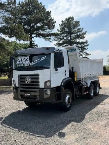 Novíssimo VW 31-280 PRIME 2023 COM 65.000 km