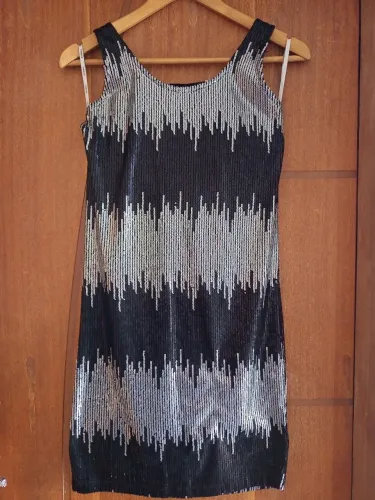 Vestido Sequinedo Preto e Prata M