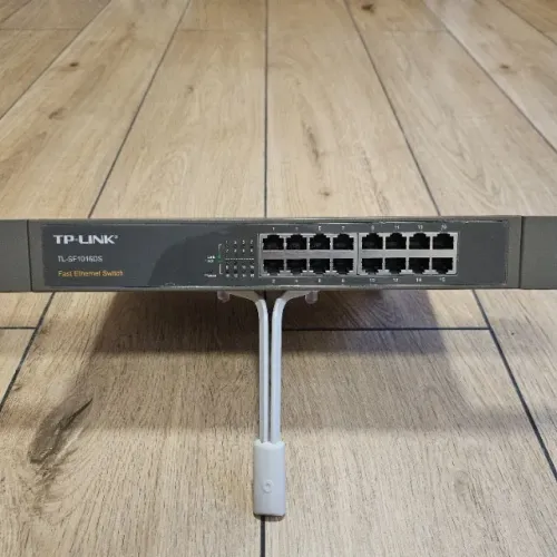 Switch de Rede TP-Link 16 Portas 10/100Mbps TL-SF1016DS - Rack/Desktop