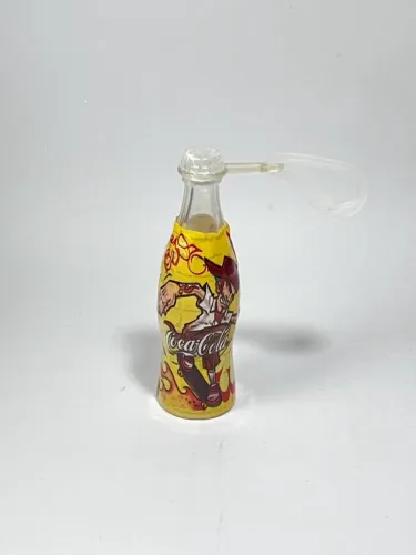 Mini Garrafinha Coca-Cola Colecionável - Charlie Brown Jr. (2002) | Skate Amarelo