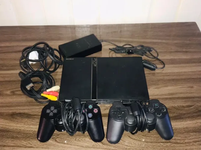 Ps2 completo com 2 controles e 2 jogos, preço pra hoje!!