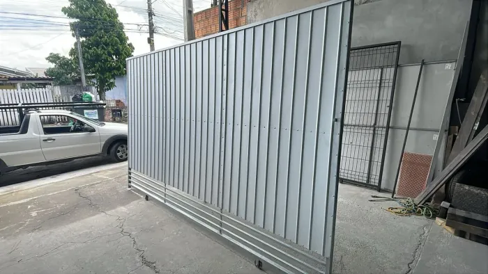 Portão de correr novo medidas 3.35x2.00 aço galvanizado 