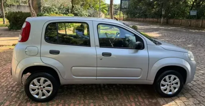 Fiat Uno Vivace Celeb. 1.0 EVO F.flex 8V 5P 2013
