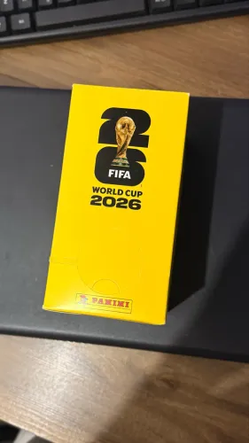Caixa com 700 figurinhas da Copa do Mundo FIFA da PANINI