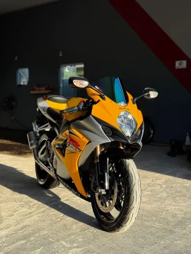 SRAD 1000 POUCA KM A VENDA