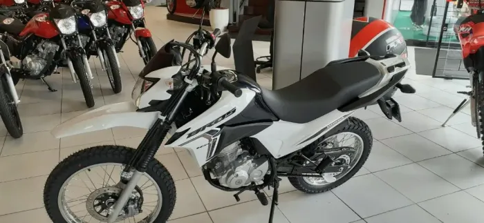 Honda NXR 160BROZ COR BRANCA, EM EXCELENTE ESTADO DE CONSERVAÇÃO.