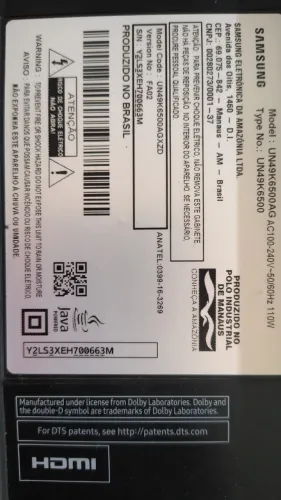 Televisão Samsung Curved 49 polegadas com pequeno defeito na tela.