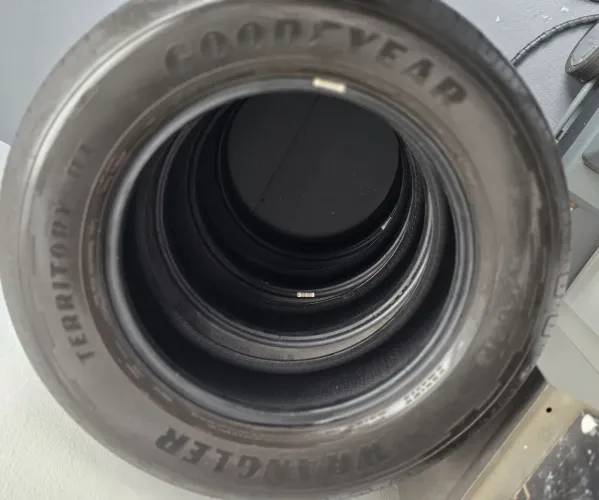 PNEUS GOODYEAR 265 60 R18, excelente estado,  apenas 8.000 km !!!