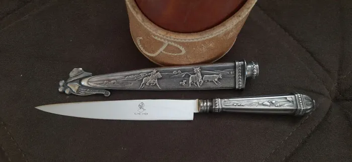 Faca prateada elmo antiga