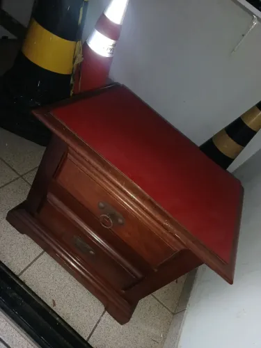 Criado-Mudo em Madeira Maciça - 2 Gavetas