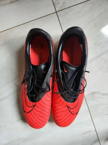 Chuteira nike phantom academy campo