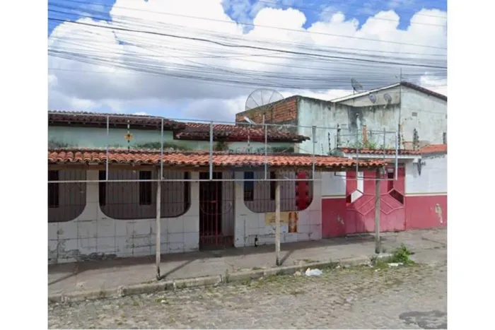 CASA NA URBIS 3 RUA DO CATU -