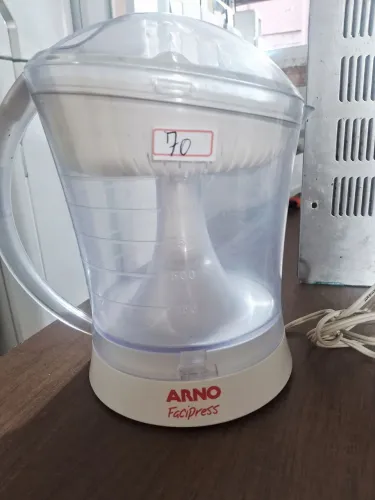 Espremedor de frutas Arno