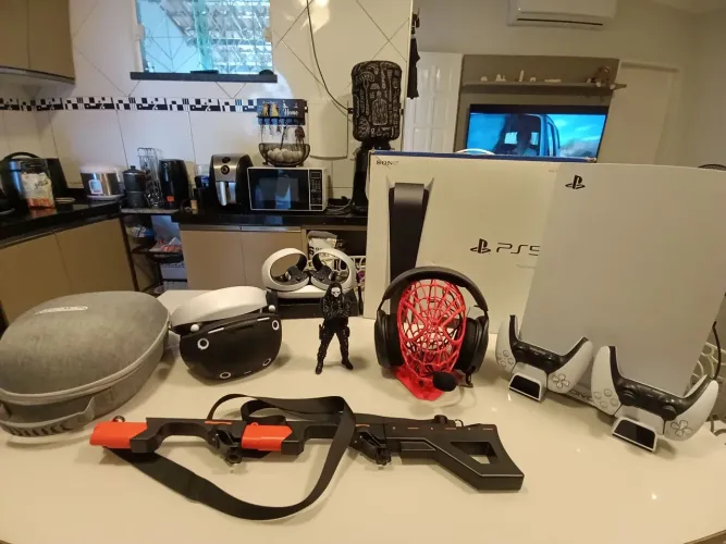 Super PS5 2Tb Completo de tudo com mais de 40 jogos e plus,Vendo só o óculos PSVR2 também.